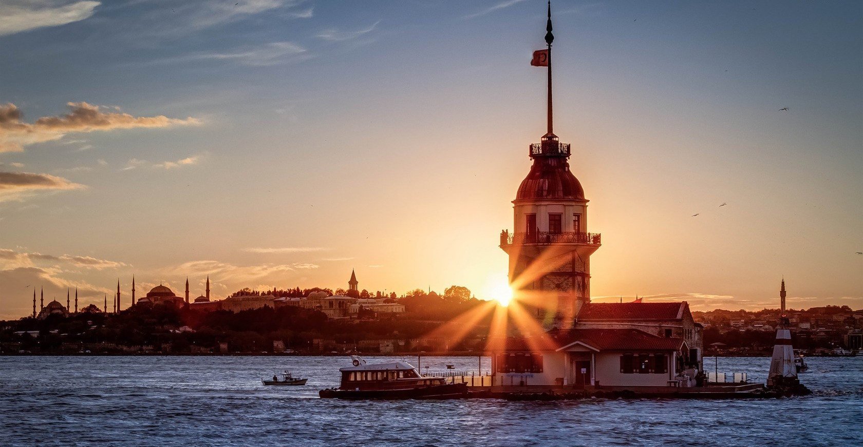 Bosphorus Sunset Cruise with Live Guide on Luxury Yacht