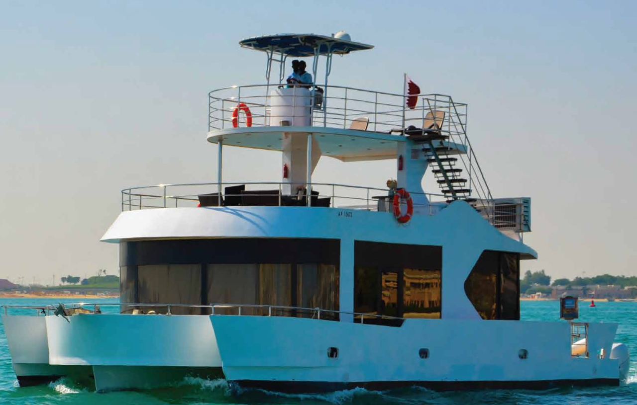 Luxury Houseboat Cruise (Up to 12 people) Luxury Houseboat Cruise (Up to 12 people)