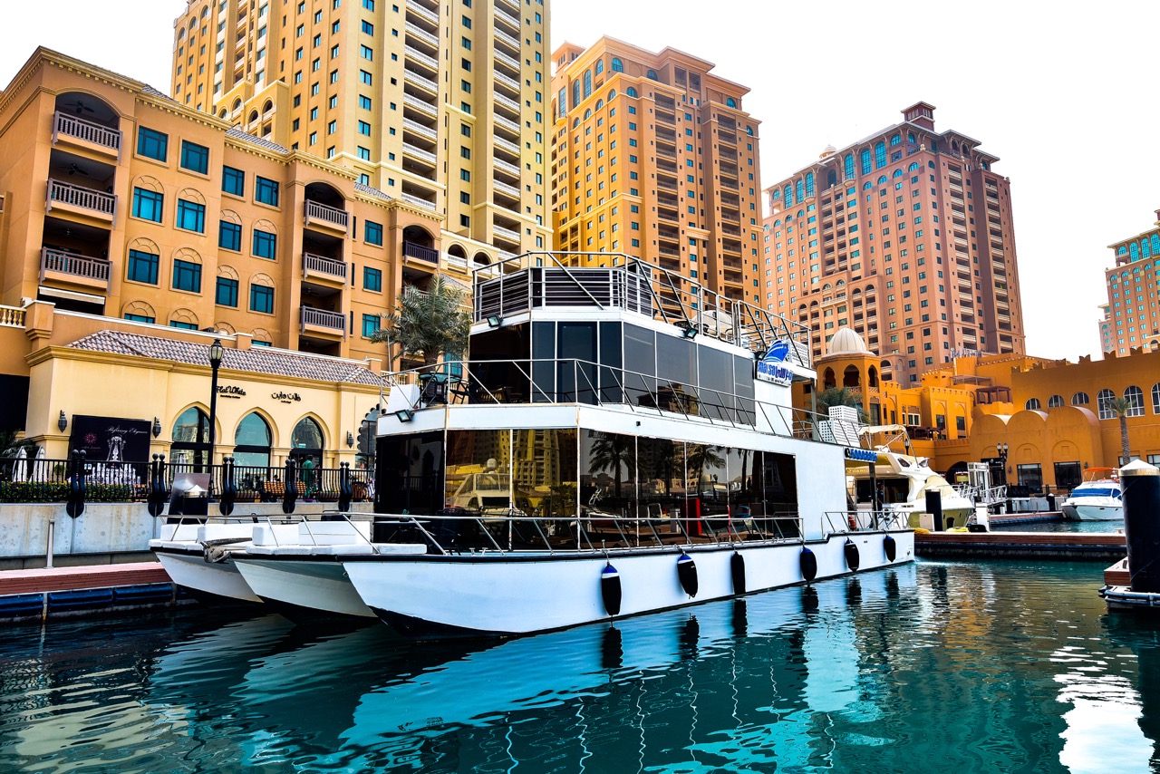 Luxury Houseboat Cruise (Up to 20 people) Luxury Houseboat Cruise (Up to 20 people)